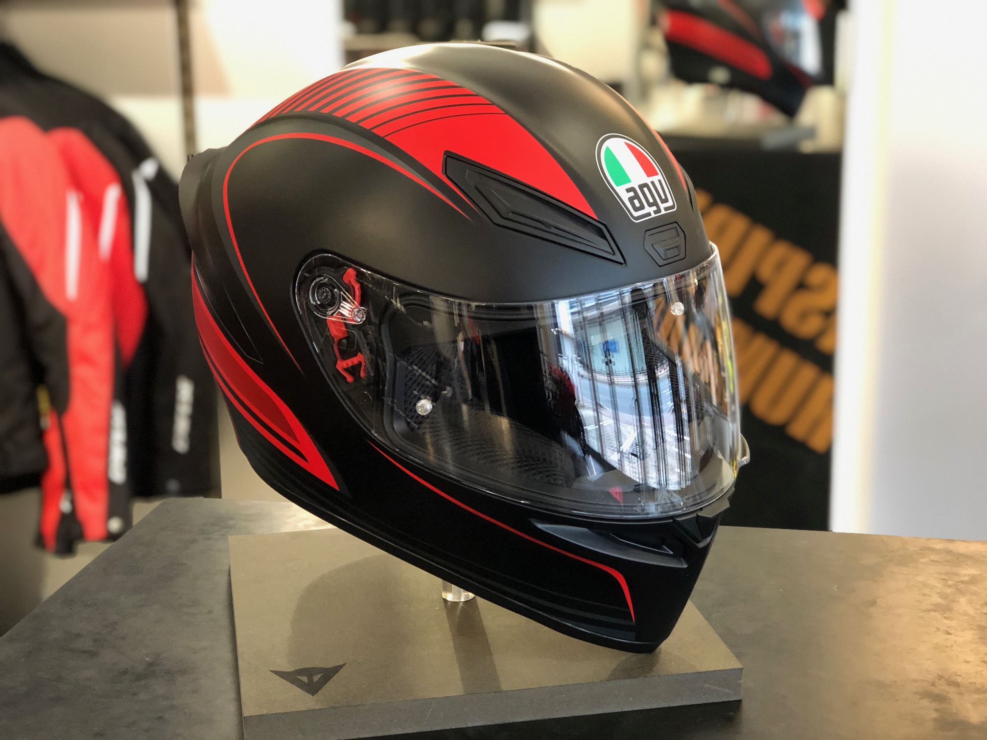 人気のK-1から新色のご紹介【AGV K-1】