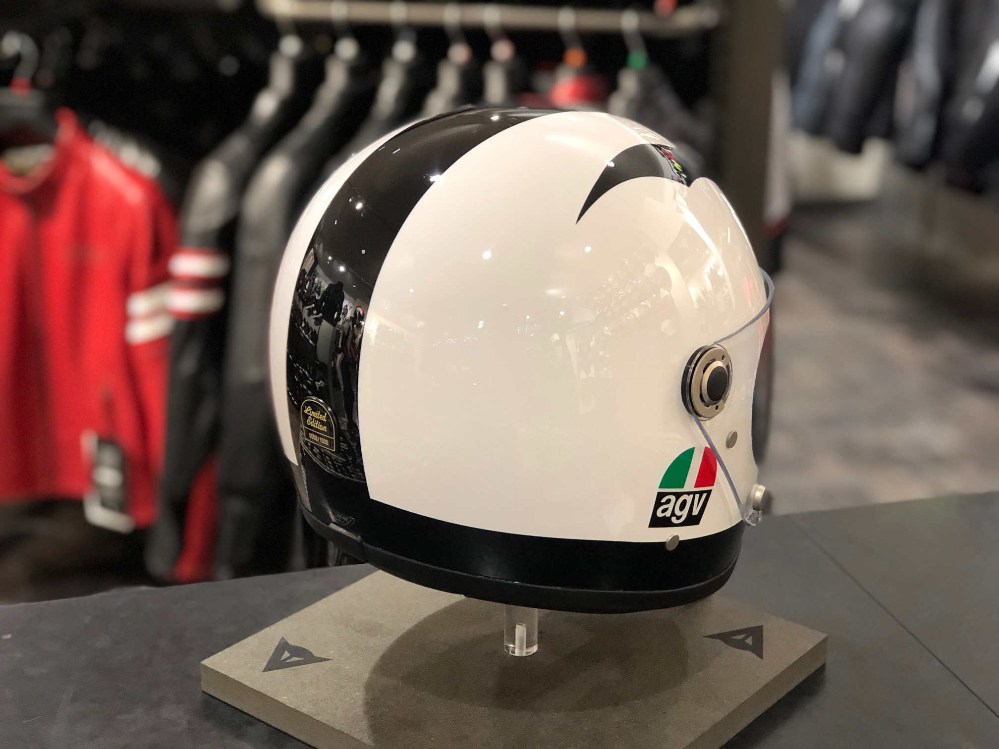 伝説のライダー達のレプリカヘルメットが入荷しました