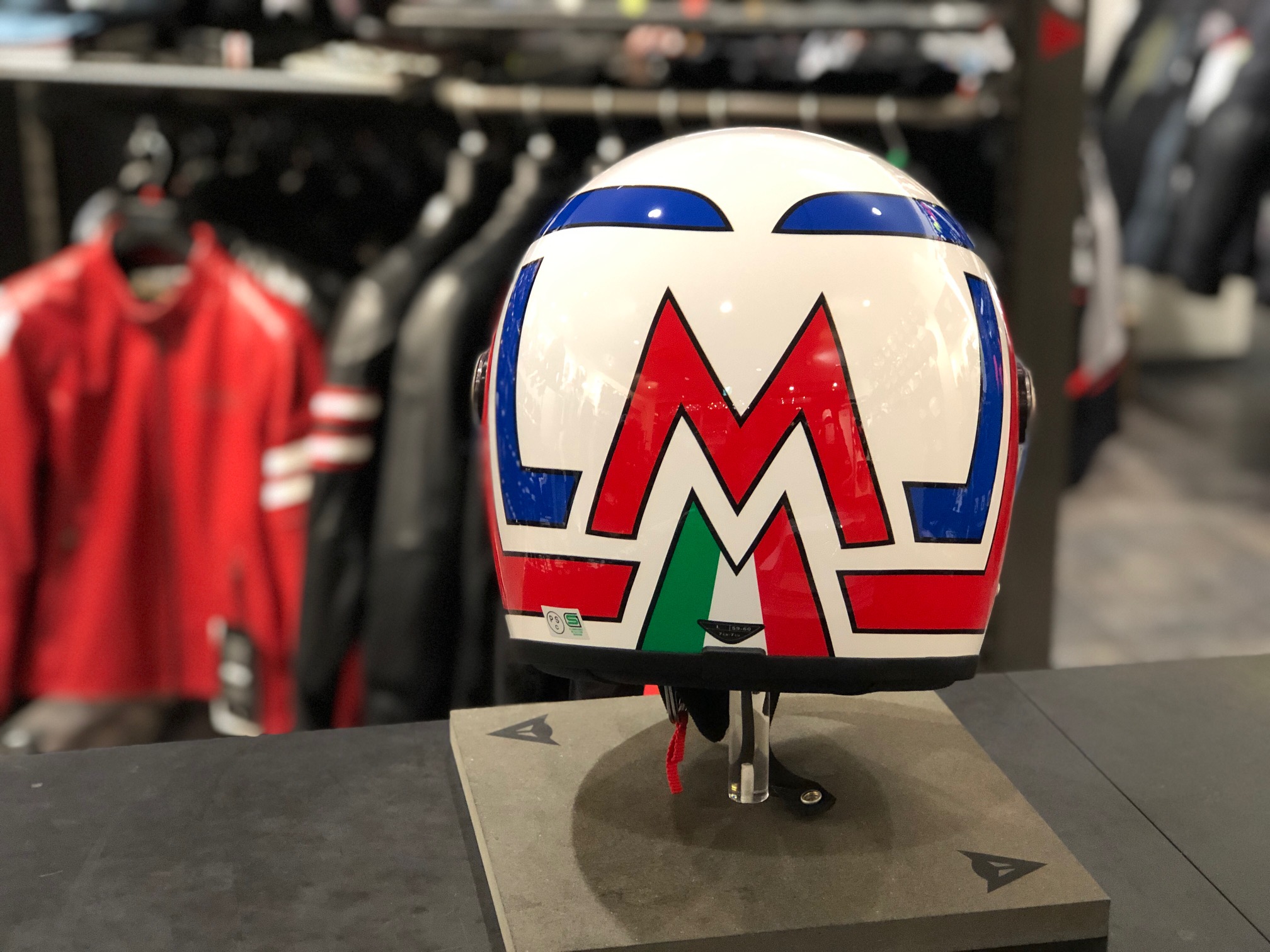 伝説のライダー達のレプリカヘルメットが入荷しました