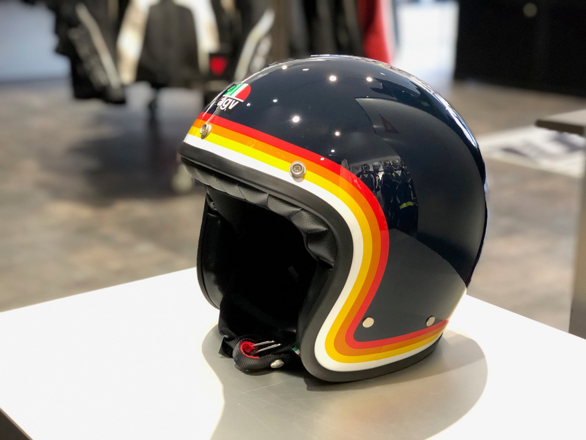 ジェットヘルメットの新色が入荷しました【AGV-X70】