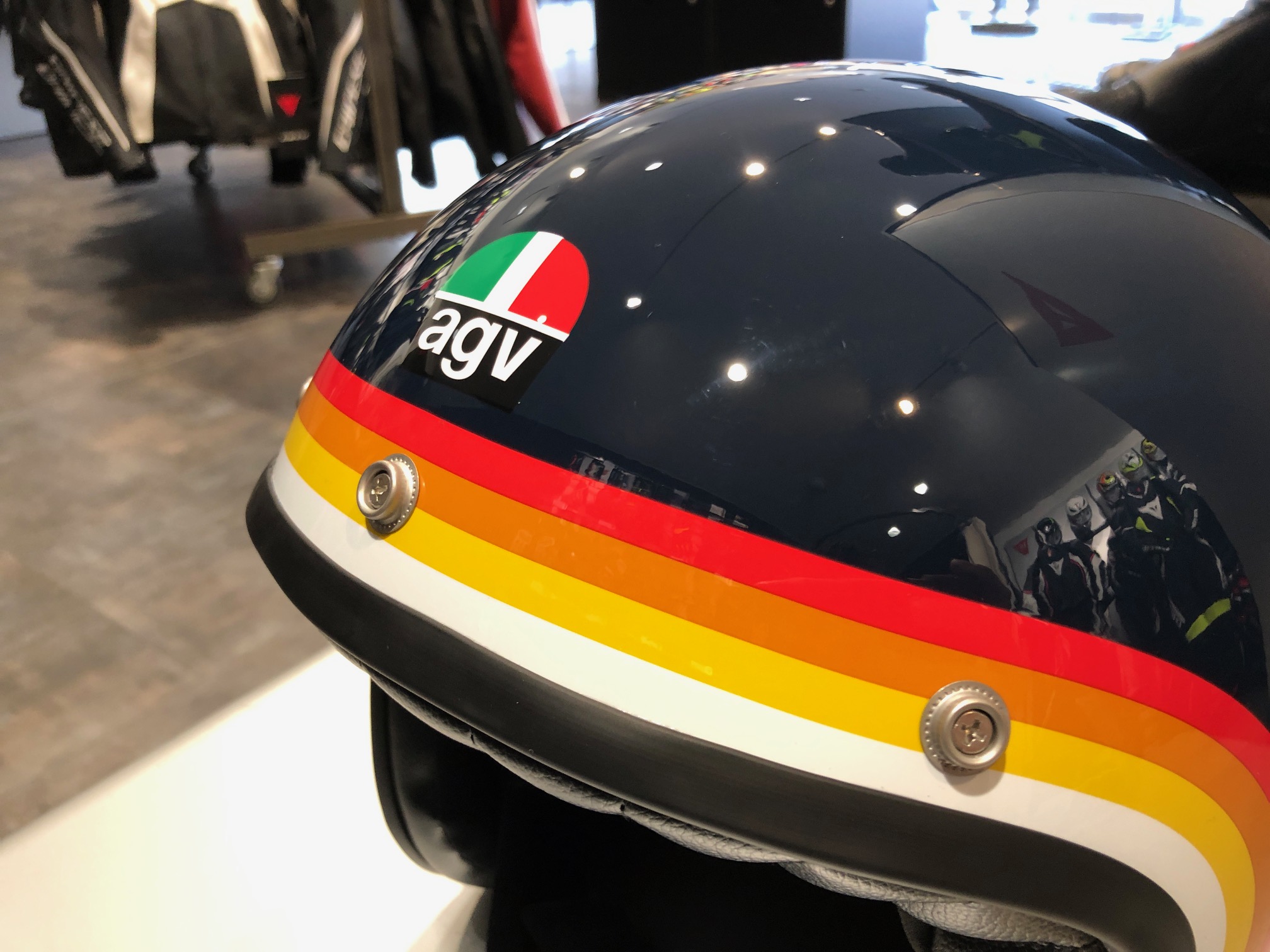 ジェットヘルメットの新色が入荷しました【AGV-X70】