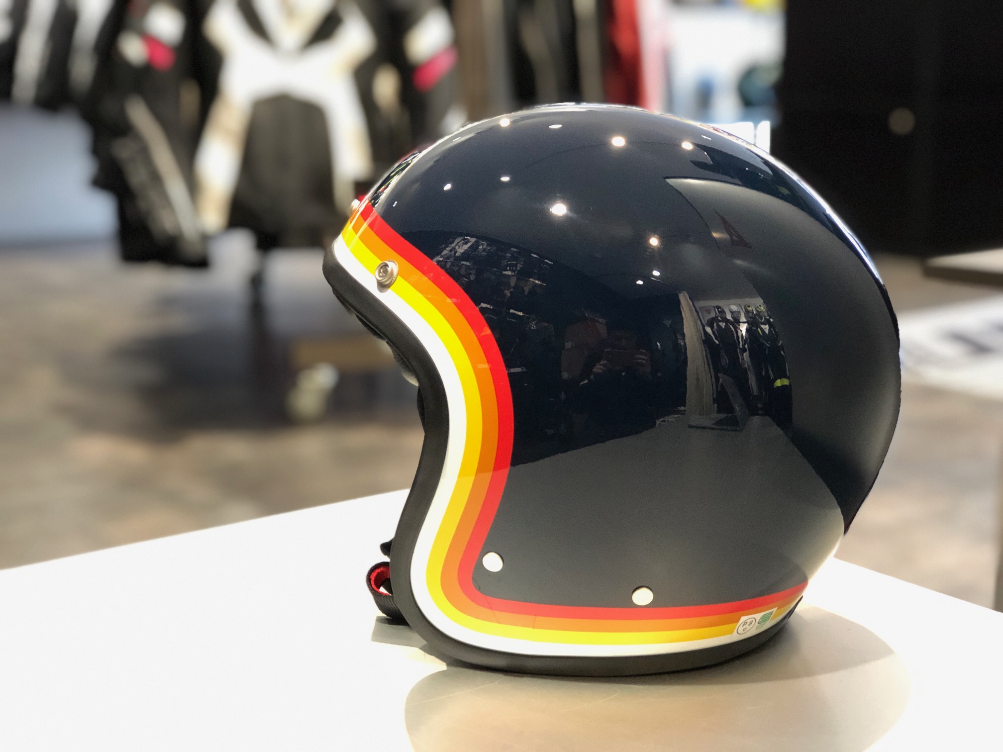 ジェットヘルメットの新色が入荷しました【AGV-X70】