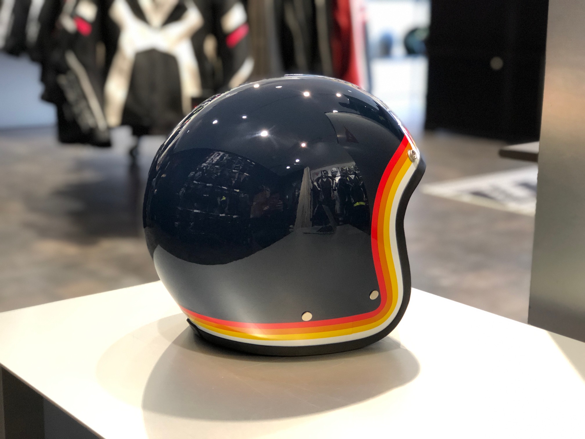 ジェットヘルメットの新色が入荷しました【AGV-X70】