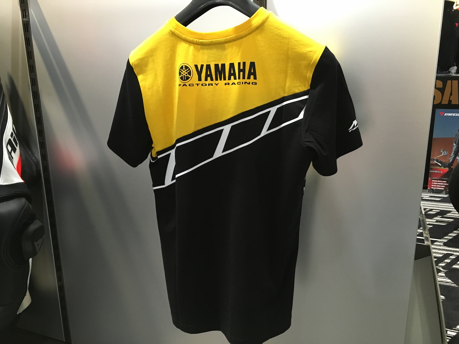 VR46のスペシャルなロッシTシャツをご紹介♪