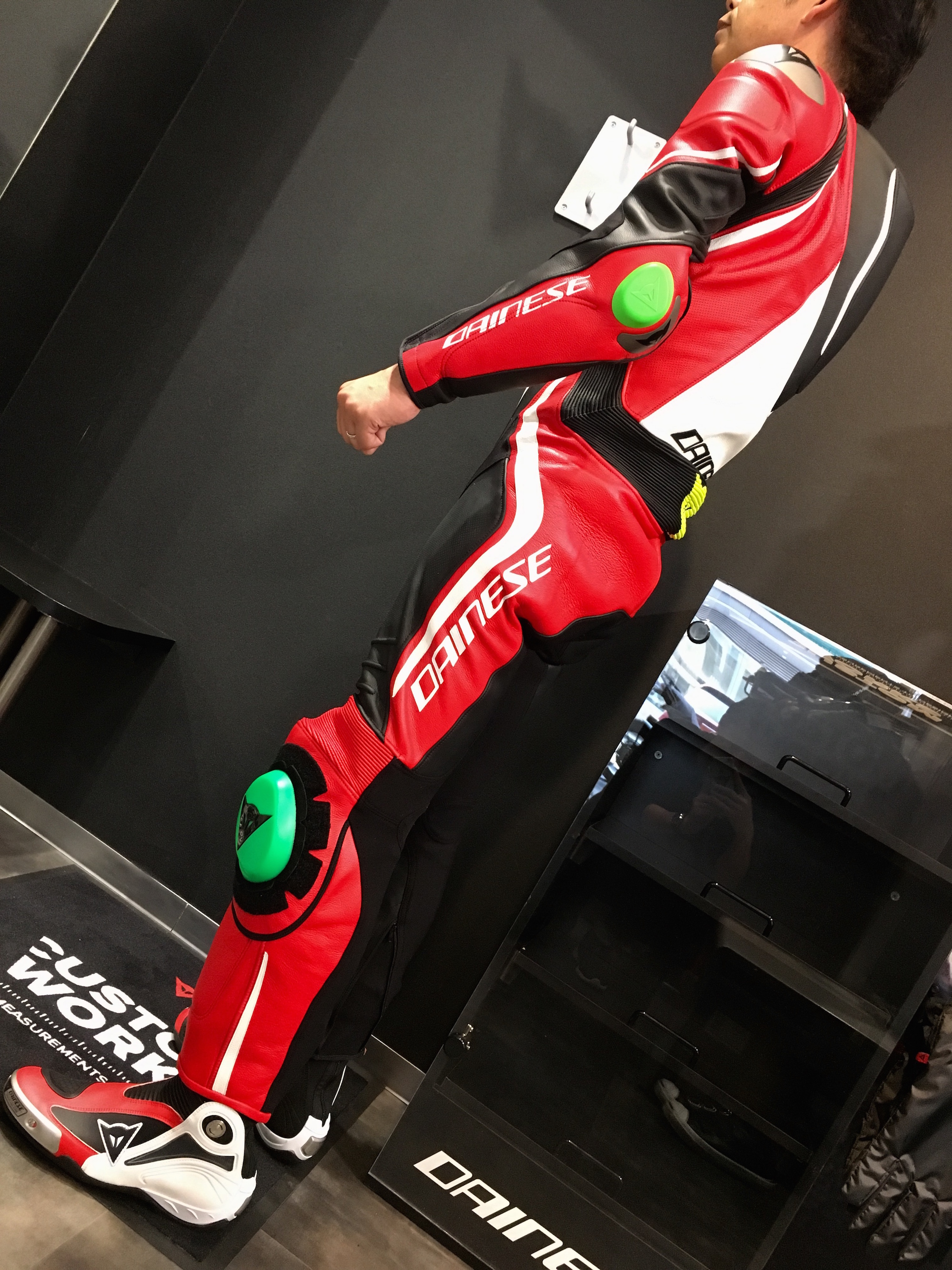 オーダーメイドで仕立てたレーシングスーツのご紹介