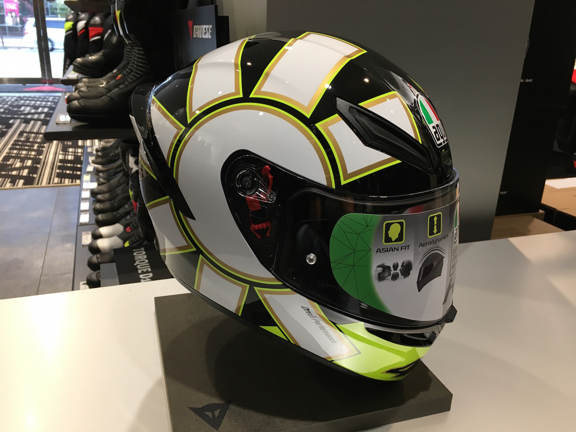 AGV】大人気モデルの新色が入荷しました!!