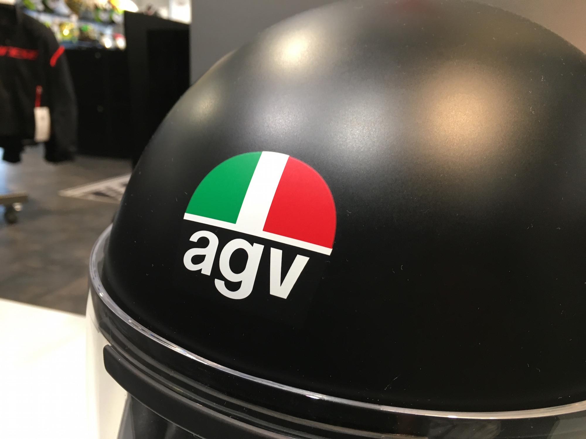 AGV LEGENDS】時代を感じられるヘルメットX3000