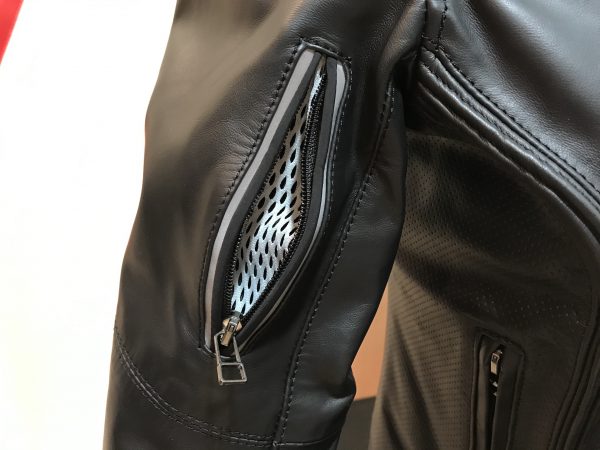 レディースジャケットのご紹介