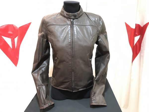 レディースジャケットのご紹介