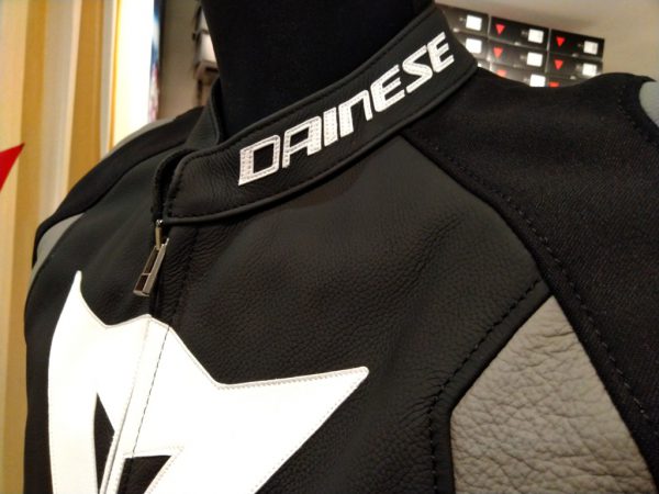 レザージャケットの新スタンダードモデル