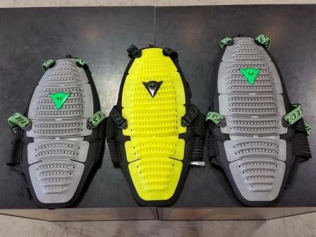 バックプロテクター、入荷しましたぁ!!!