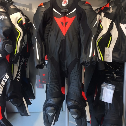 イタリアから大量入荷がございました！！