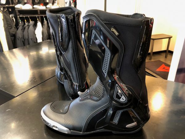 衝撃特価 やふーすとあーDainese ダイネーゼ TORQUE D1 OUT BOOTS A66