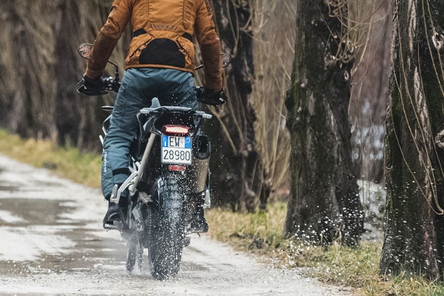 raingear (2).jpg__PID:eb05cf6e-70de-4789-a944-ed04b0bb7ae0