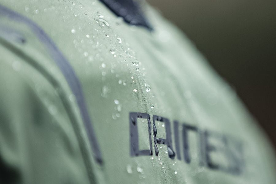 raingear (3).jpg__PID:05cf6e70-def7-49e9-84ed-04b0bb7ae043