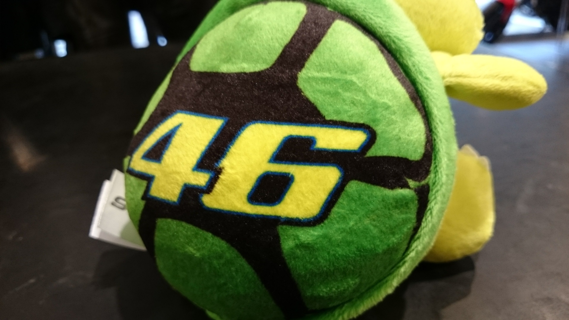 プレゼント用でも人気のロッシグッズ【VR46】