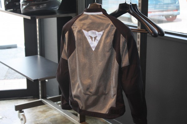 驚くほど軽いメッシュジャケット「G. AIR FLUX D1 TEX 」