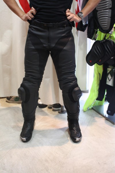 取扱店舗限定アイテム ダイネーゼ DAINESE レザーパンツ EU44/US34 黒