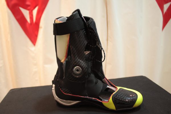 AXIAL PRO IN BOOTSのご紹介