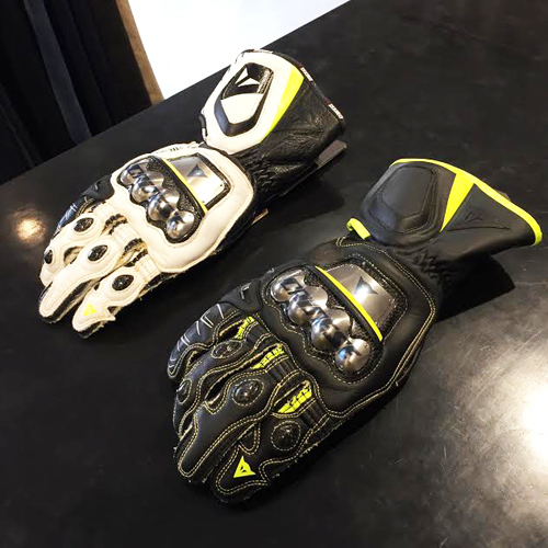 最上級グローブに新色が登場致しました♪