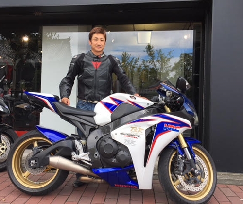 レディースのレザースーツも入荷しております！