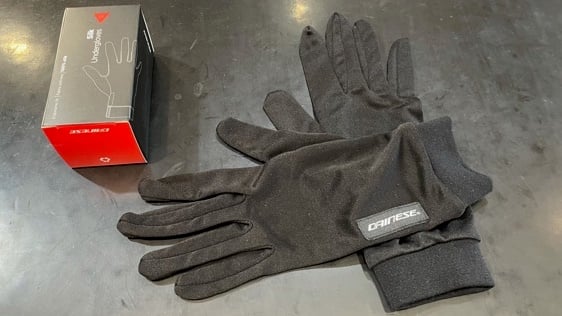 SILKUNDERGLOVES1