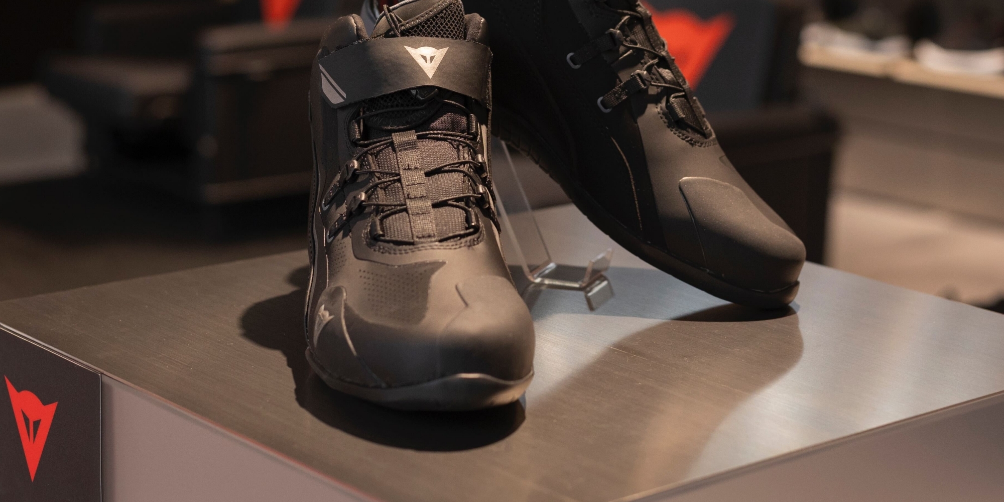 スポーツライディングシューズの新定番！【HERIAN D-WP/AIR SHOES 】