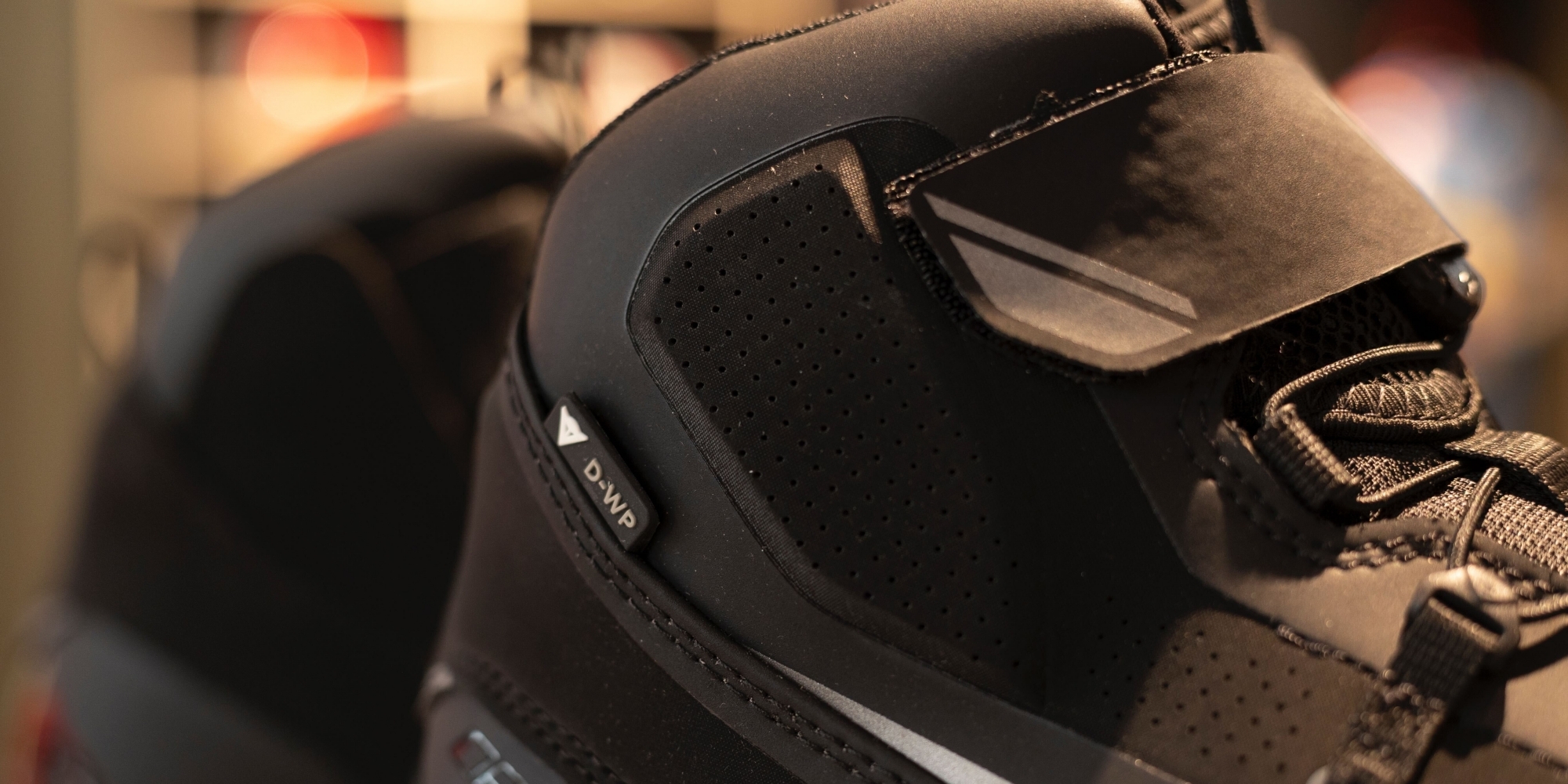 スポーツライディングシューズの新定番！【HERIAN D-WP/AIR SHOES 】