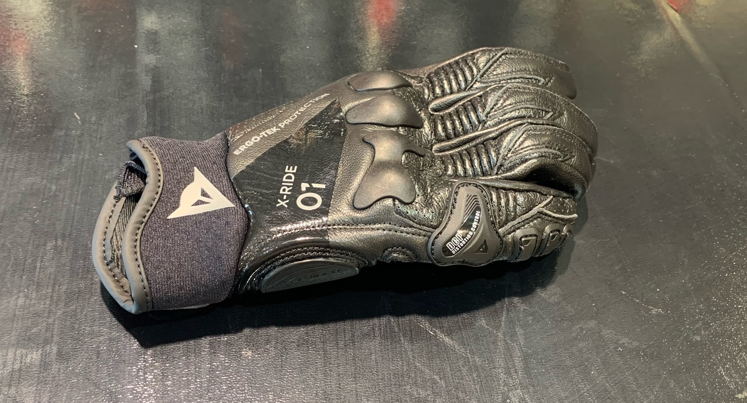 上位モデルにも劣らない安全性と操作性[X-RIDE GLOVES]