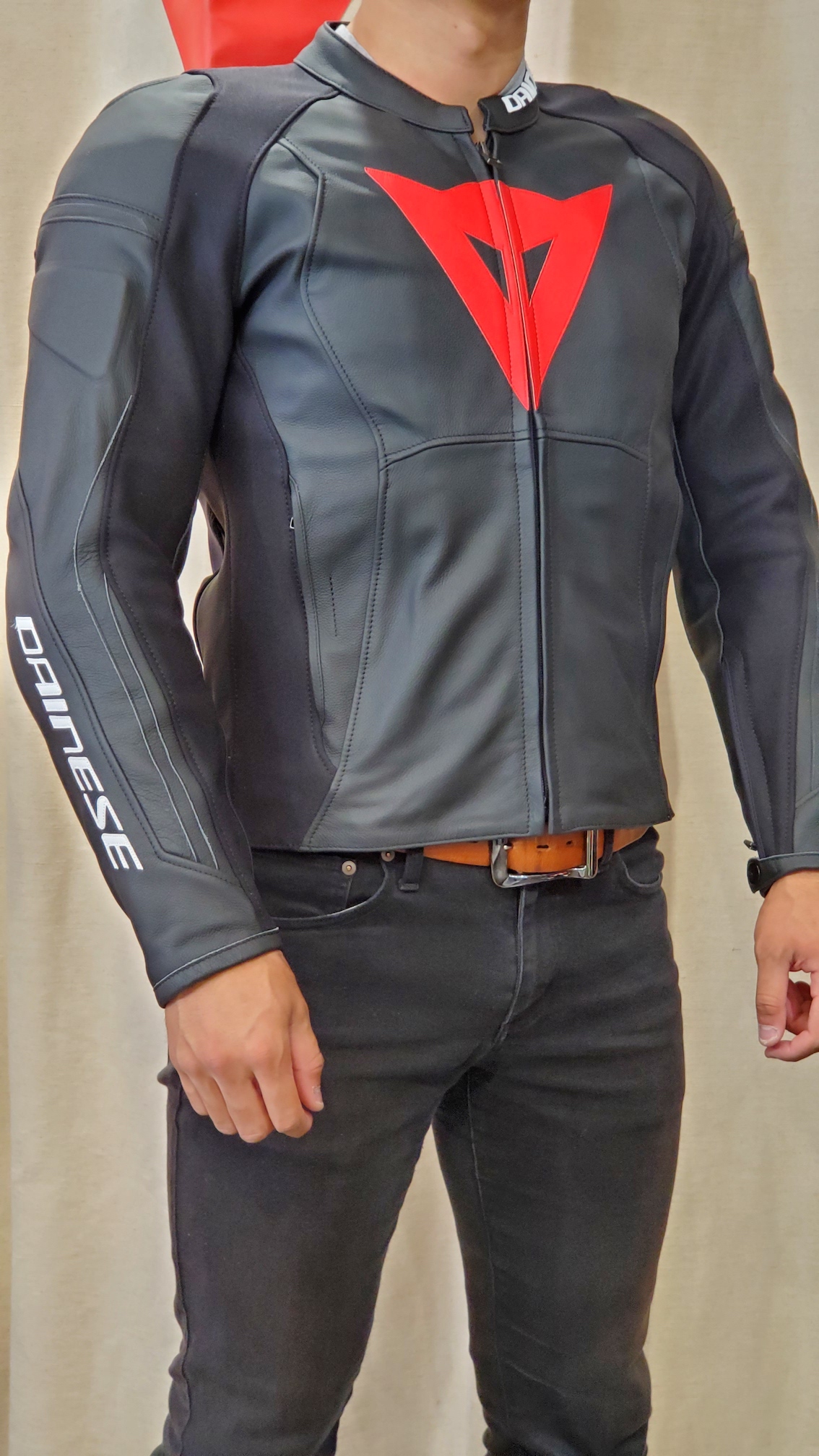 素晴らしい価格 Dainese ダイネーゼ AGILE レザージャケット マット