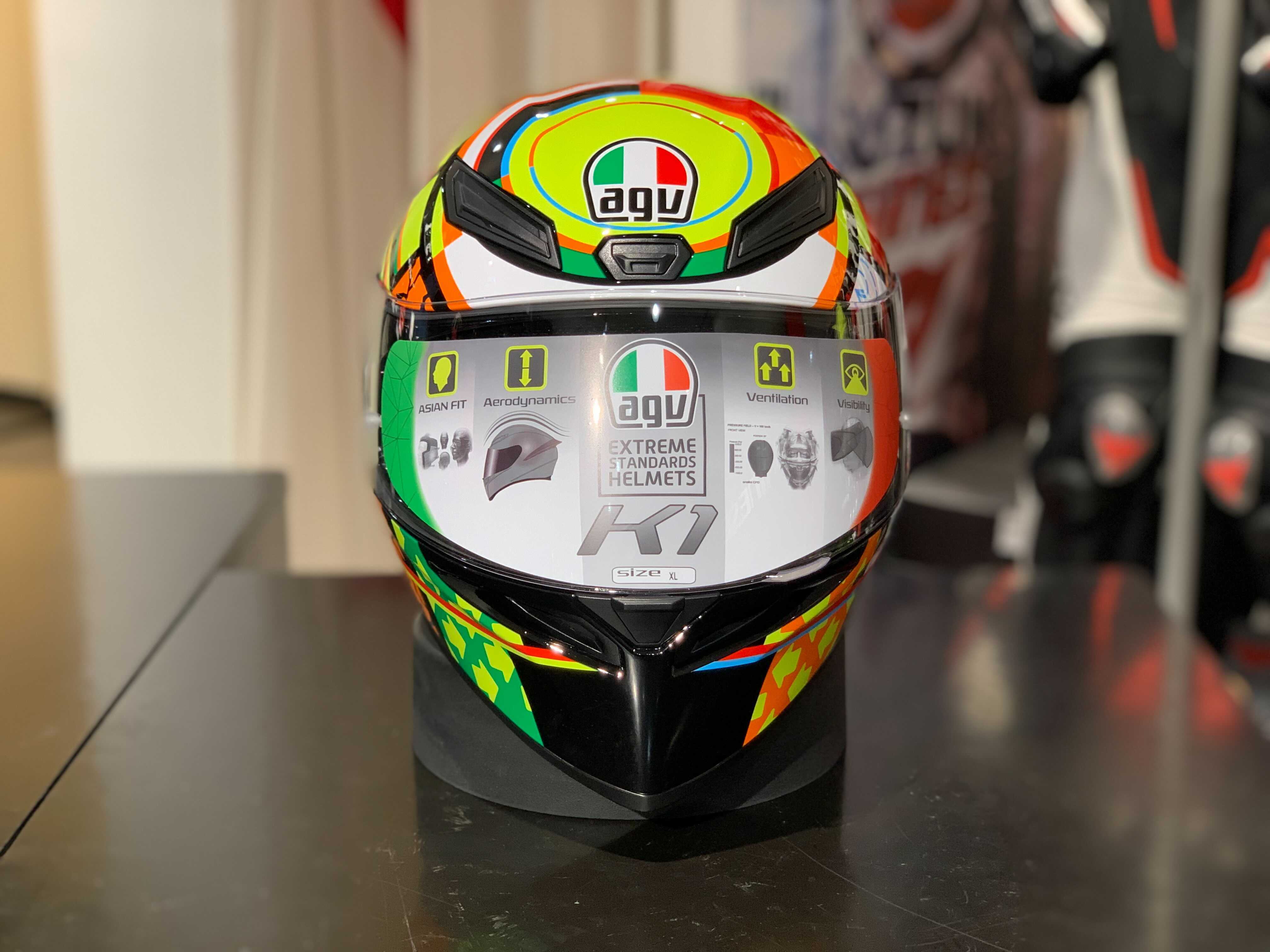 Dainese ヴァレンティーノ ロッシレプリカ 数多くの功績を残しファンを 