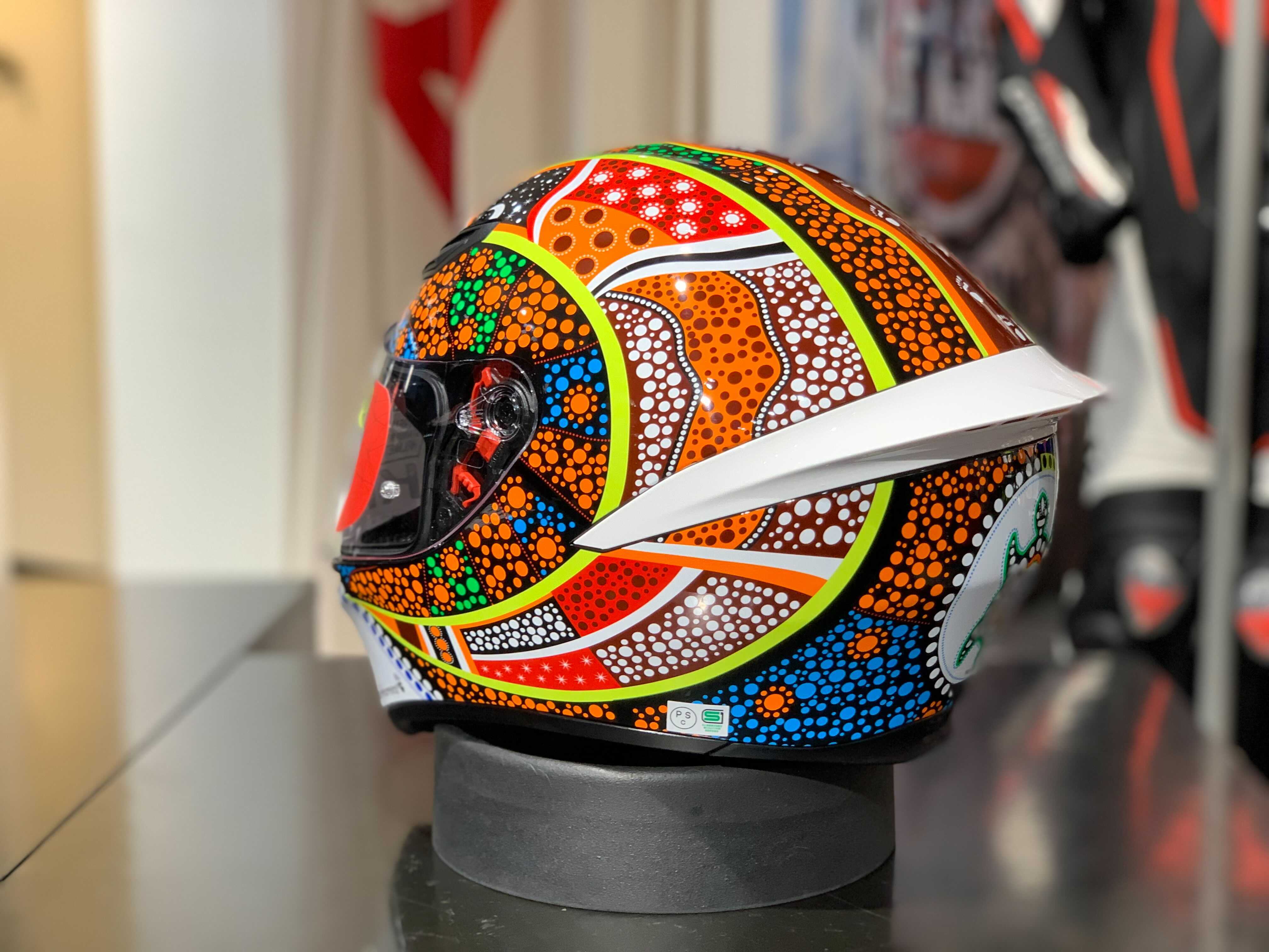 AGV バレンティーノ・ロッシ フルフェイスヘルメット 数多くの功績を 