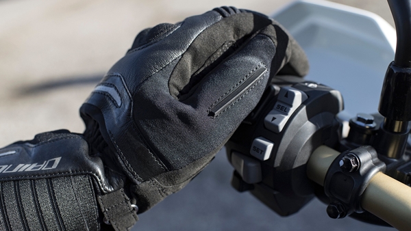 安全で快適なライディングに必須のグローブ選び