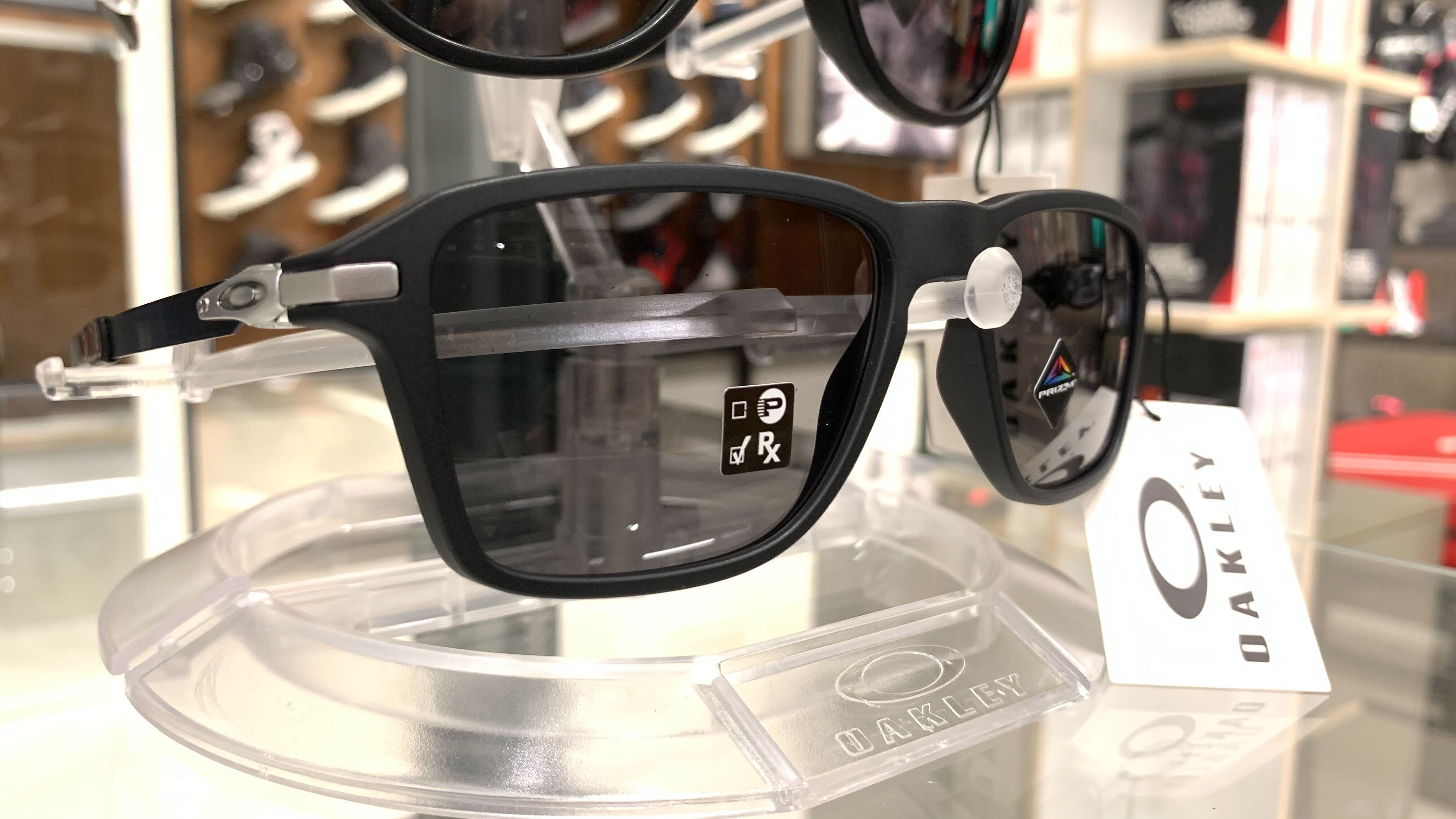 OAKLY サングラス OAKLEYの取り扱いを開始いたしました