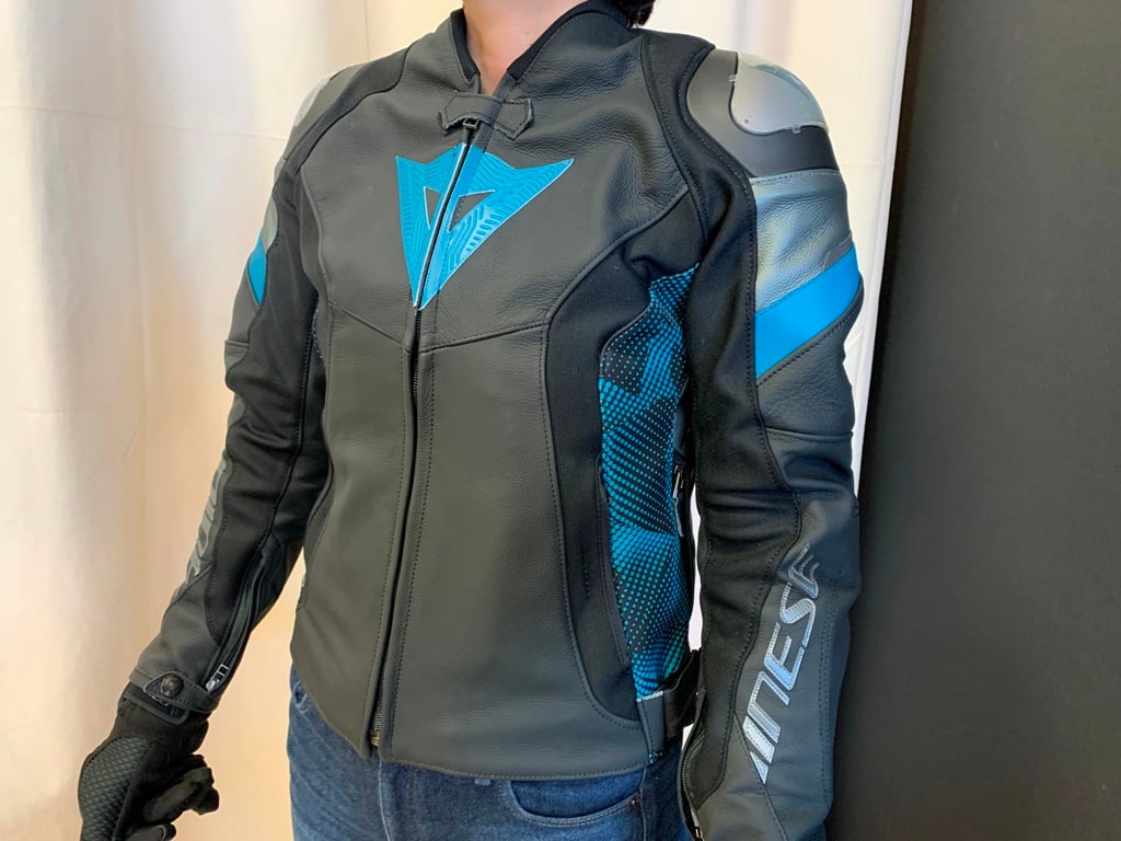 人気のAVROシリーズに新作のレザージャケットが登場【AVRO 5 LEATHER