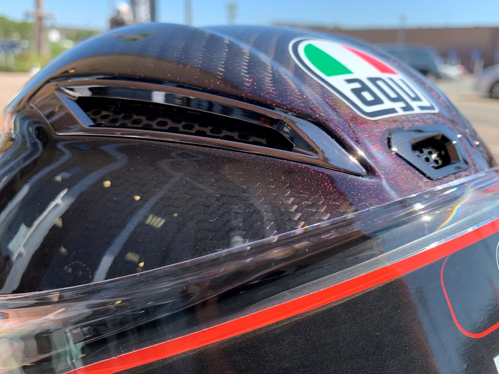 光で雰囲気を変える『AGV PISTA GP RR IRIDIUM』