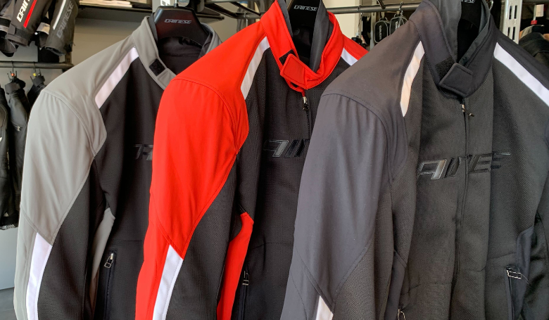 春夏のライディングに最適！D-Dryジャケットの魅力解説