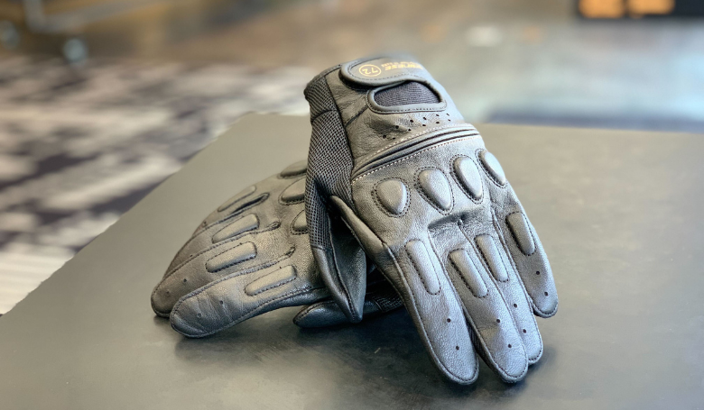 ヴィンテージスタイルと機能性を両立！BLACKJACK 2 GLOVESの魅力