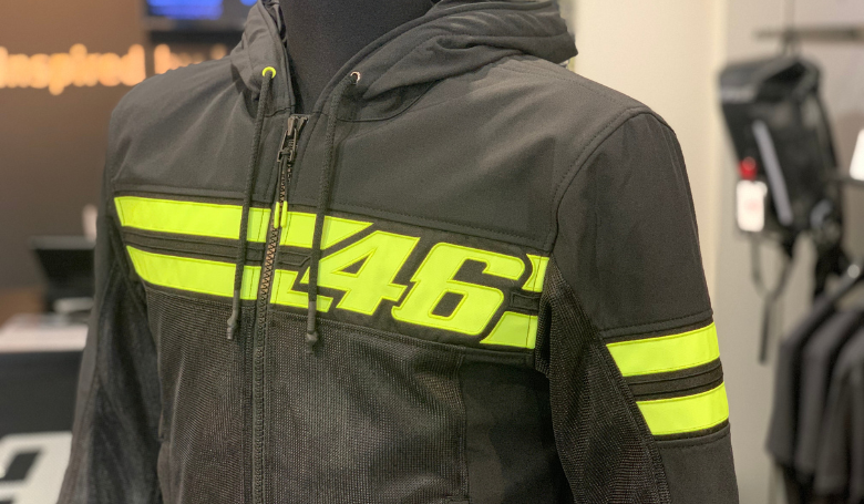 VR46の世界観を纏う｜VINTEDGE AIR TEX JACKET コラボモデル
