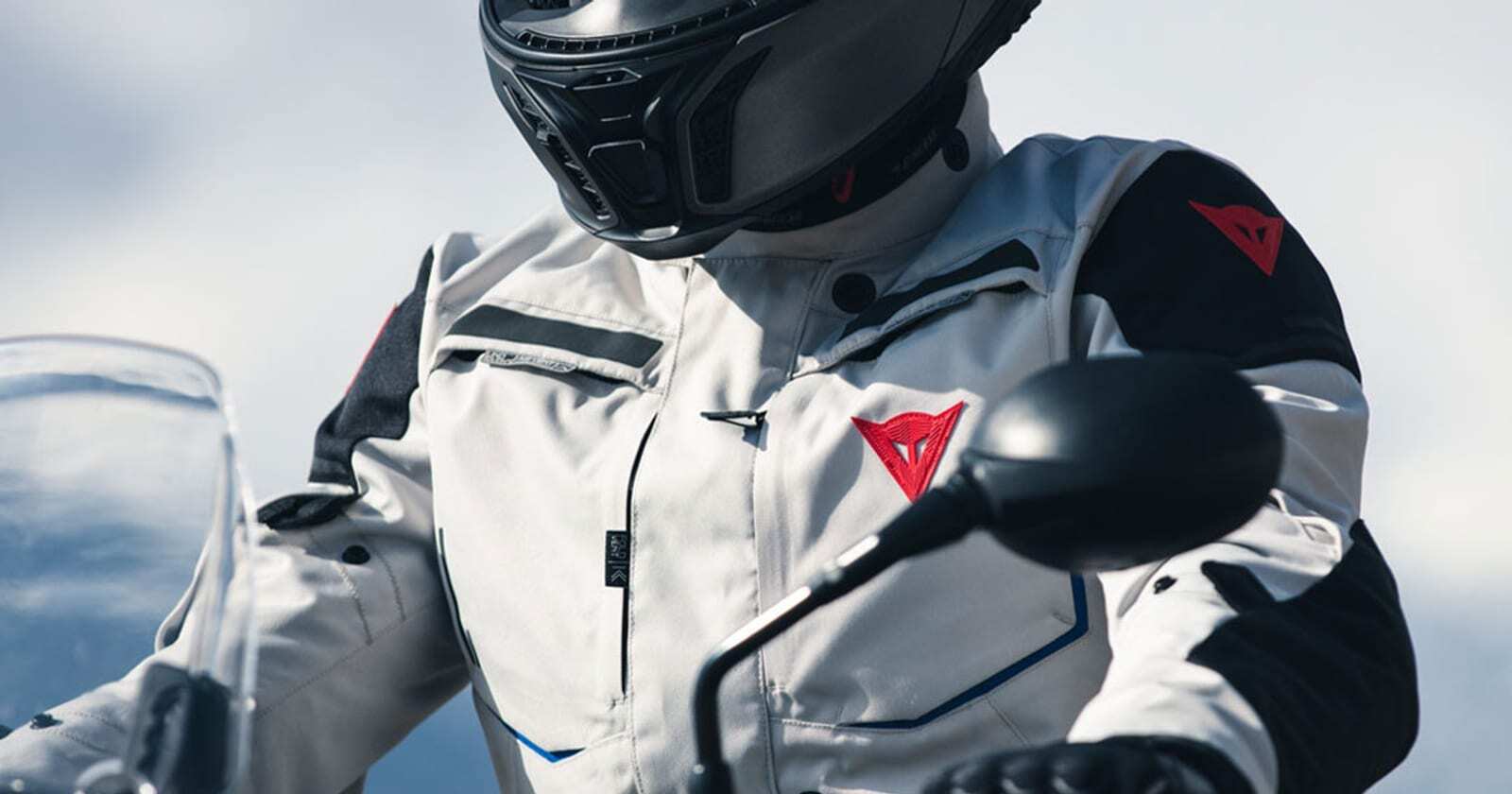 バイク用のジャケットを選ぶ際には、何を基準にすればよいのでしょうか？