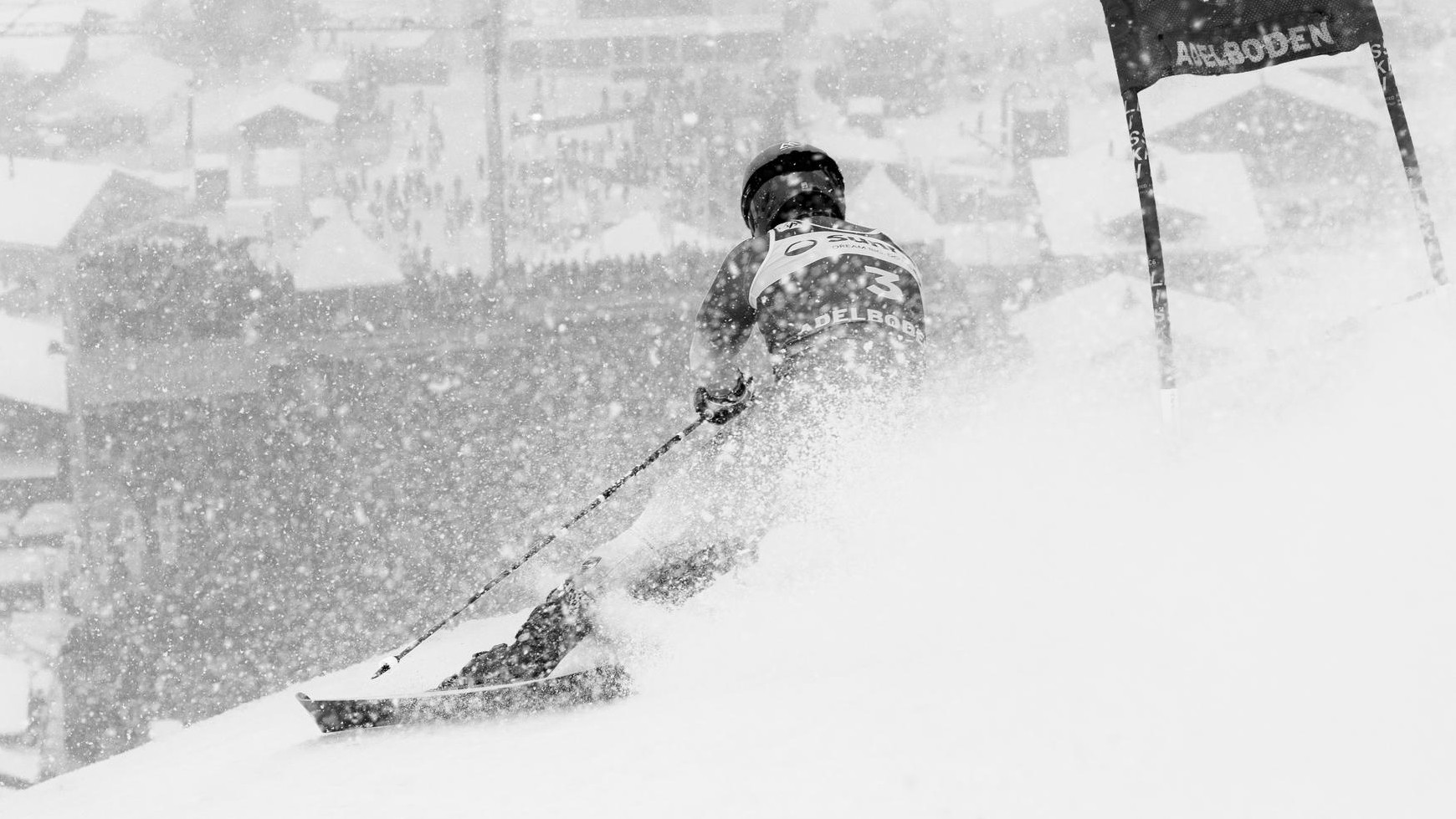 レース中のロイック・メイヤールの滑走シーン