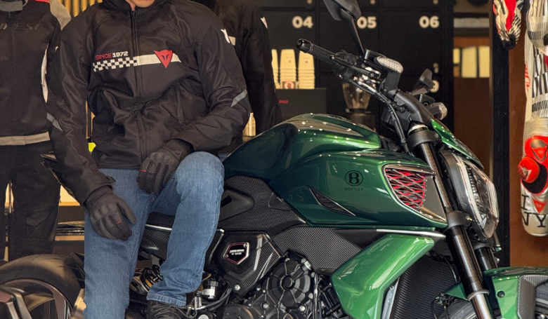 ドゥカティ・ディアベル・フォー・ベントレー が台場店に登場