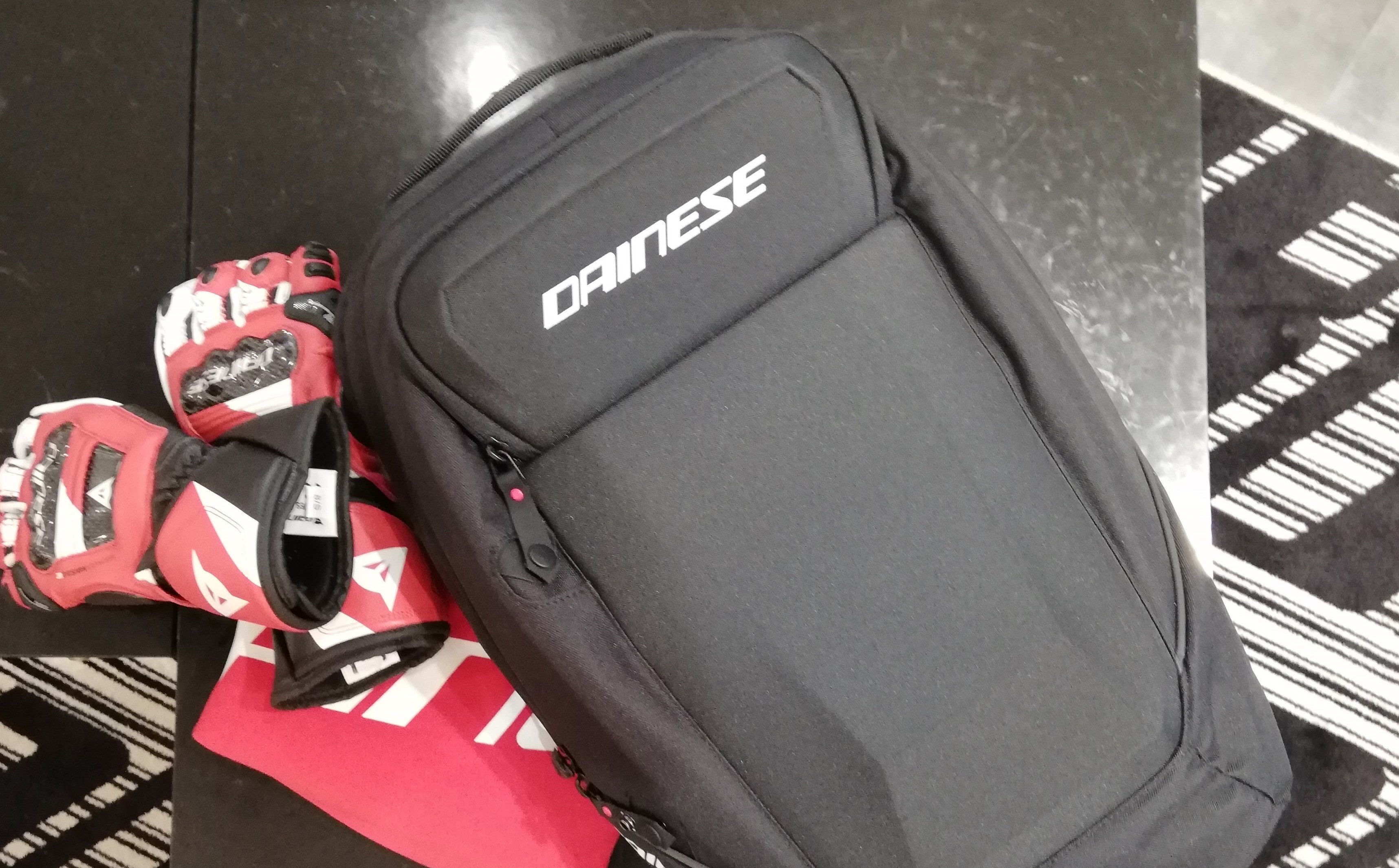 ダイネーゼ×OGIO コラボレーション・バックパック”D-ESSENCE BACKPACK”