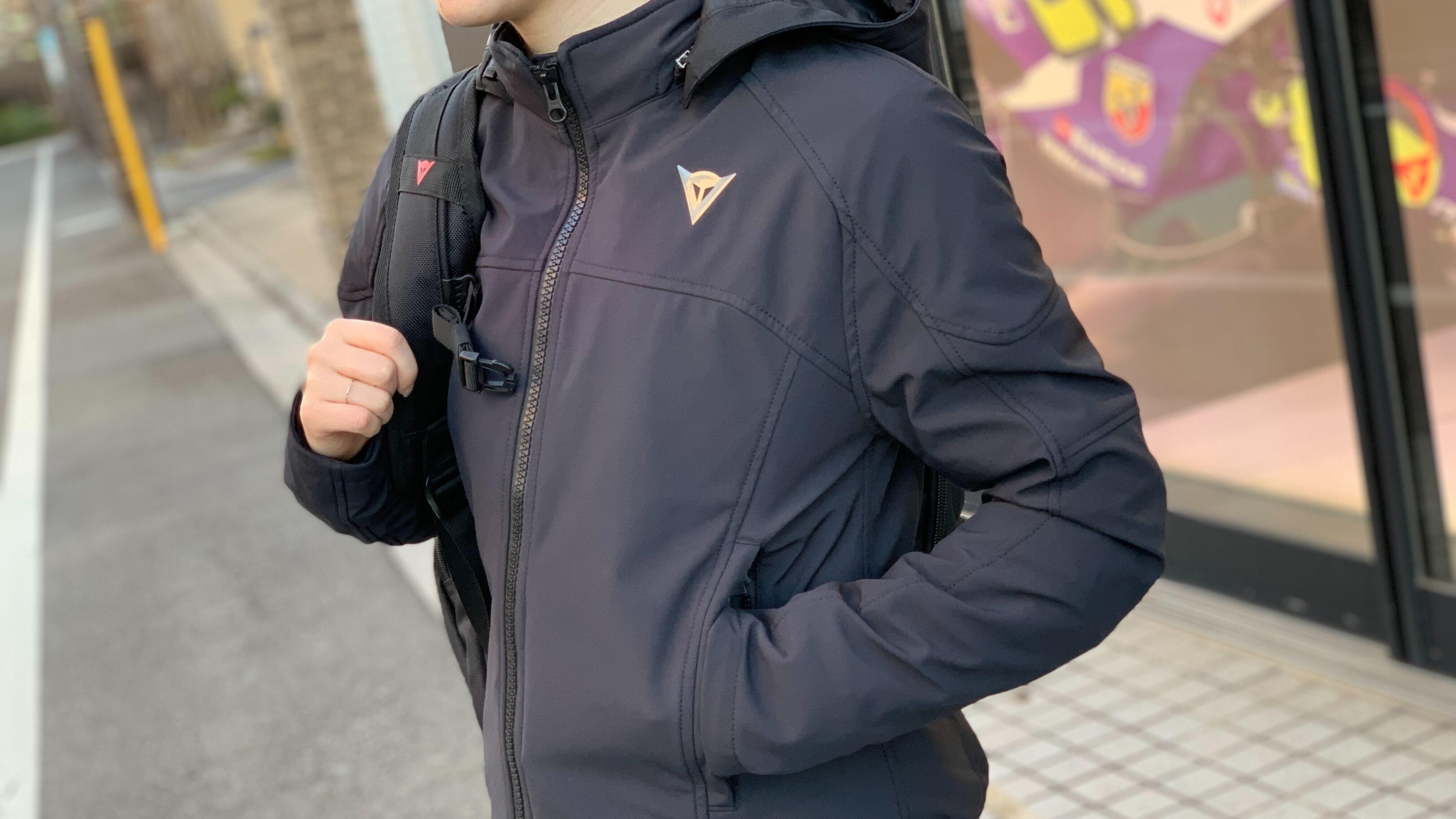 都会的なデザインと快適な着心地 ― IGNITE 2 TEX JACKET WMNで魅せる新たなライディングスタイル