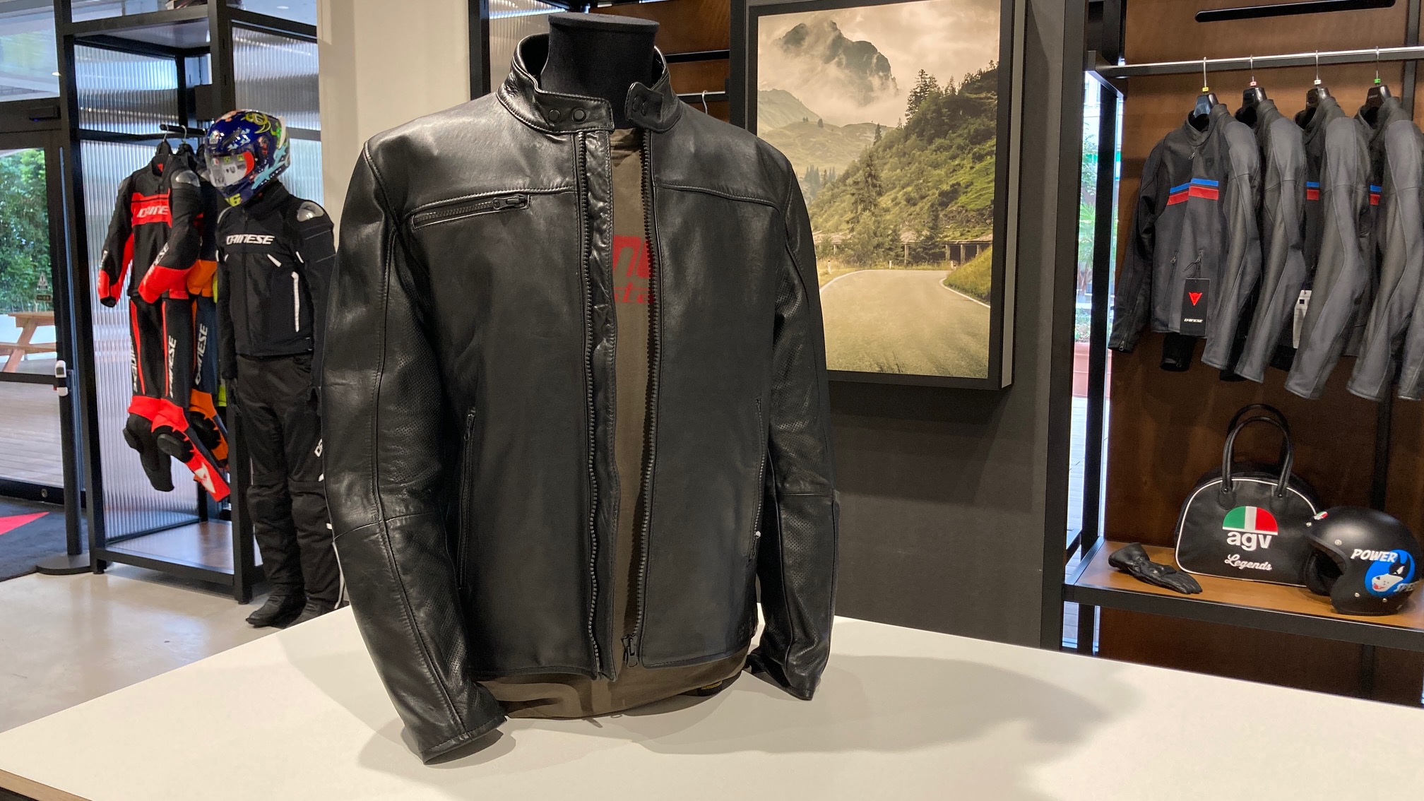 サイズは44ですDAINESE SETTANTADUE(ダイネーゼ　セッタンタドゥエ）ジャケット