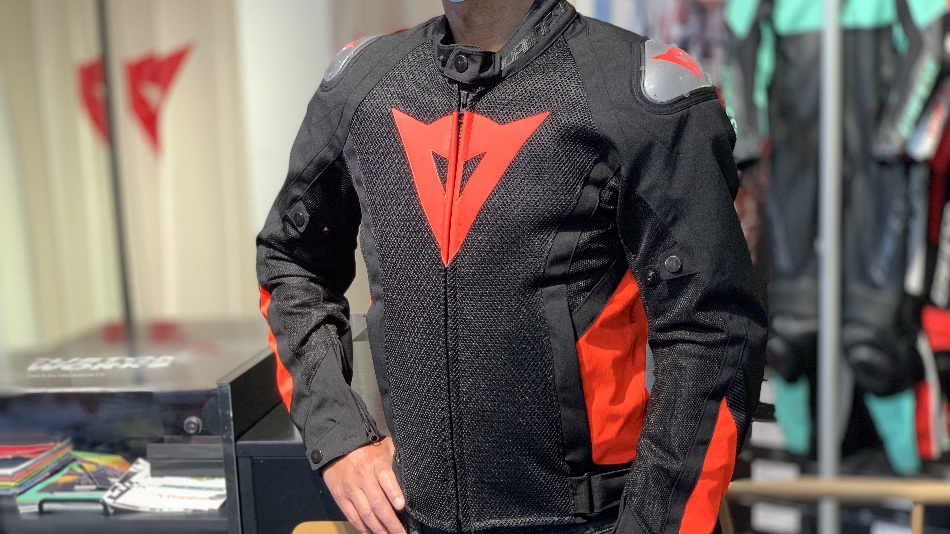 ダイネーゼ メッシュジャケット DAINESE BORA 別売プロテクターセットタイプバイクジャケット