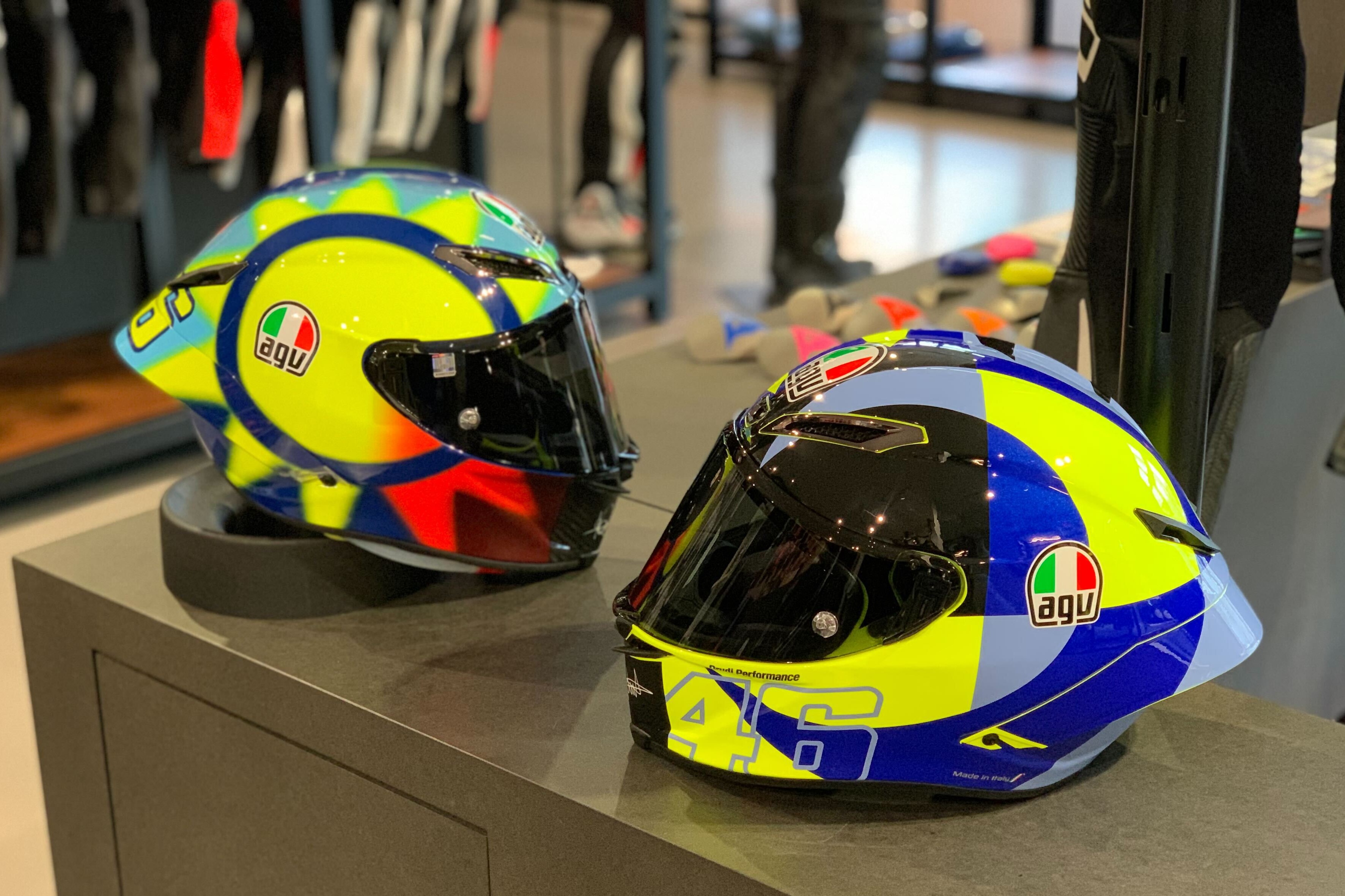 2022 12月末入荷 AGV PISTA GP-R RR 専用 モンスター エナジー ステッカー ロッシ レプリカなどに 蛍光色 AGVの最新限定モデルは日本でも手に入る！ ユーロギアが「PISTA GP RR