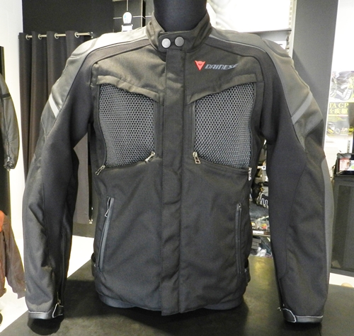 バイクウェア・装備 DAINESE P. HORIZON PELLE-TEX Size:50 夏のシーズンOKの上級グレードジャケット&パンツご紹介！