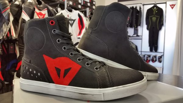 ダイネーゼ ストリートバイカーエア シューズ DAINESE シューズ ブーツ