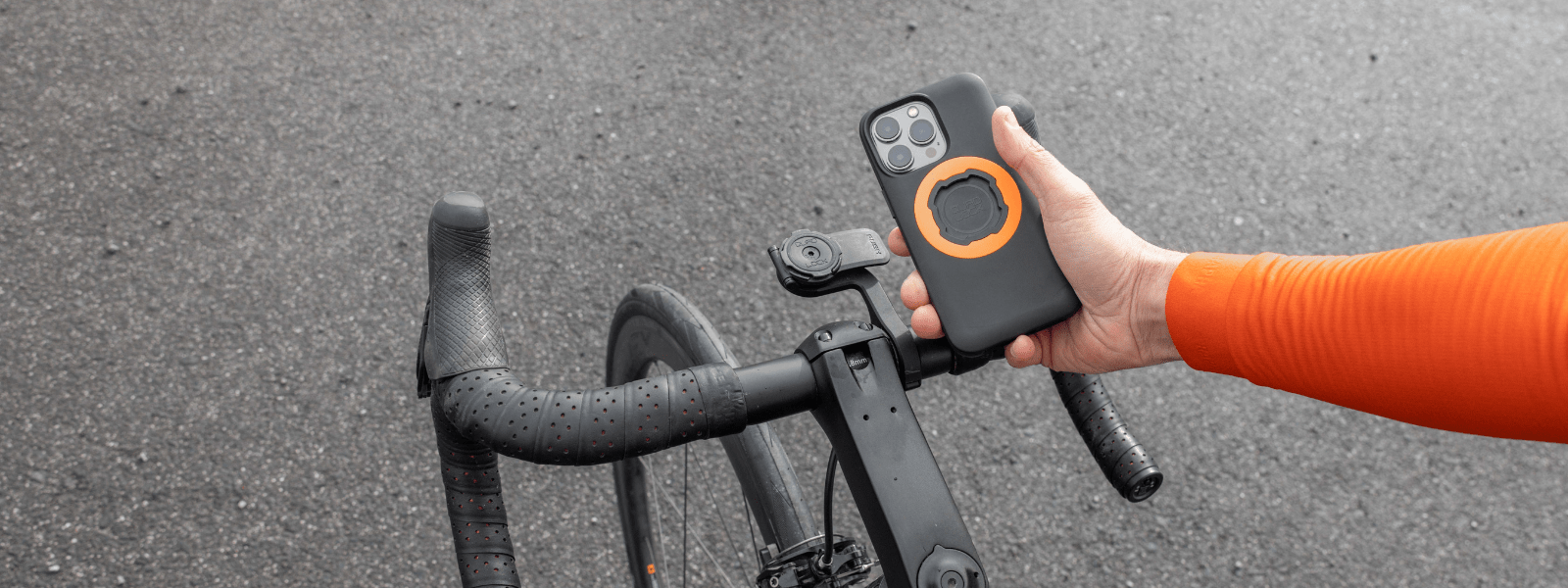 スマホホルダーの種類や選び方とは？